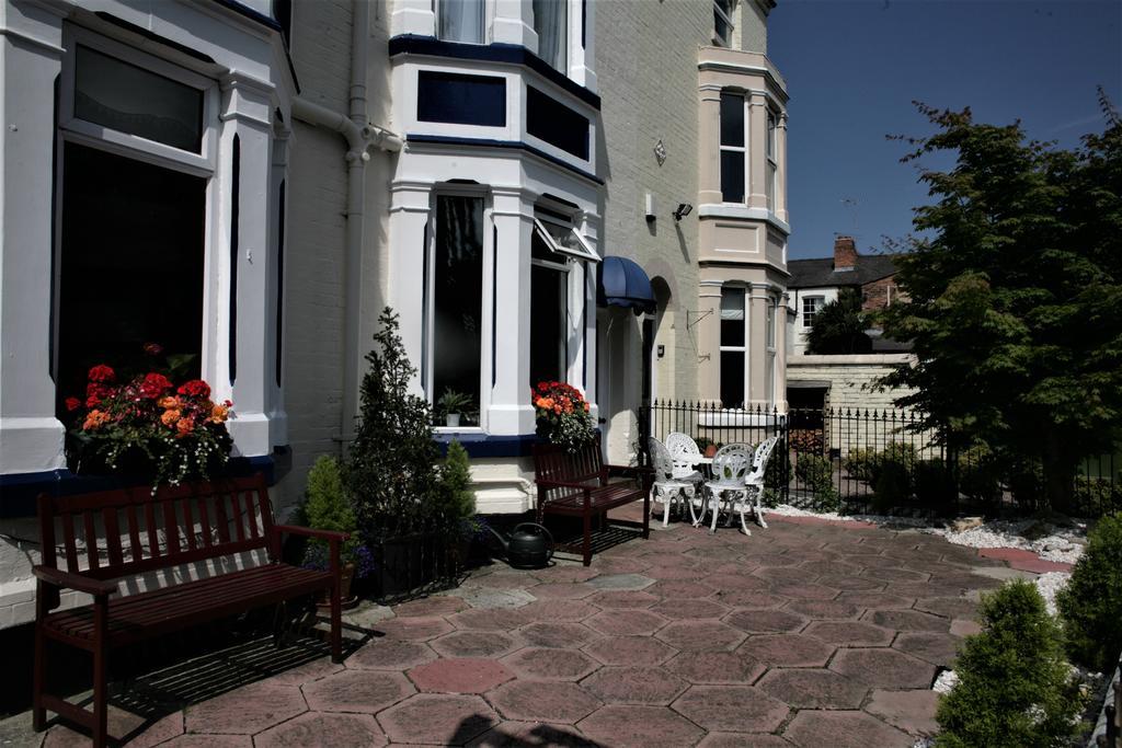 Hamilton Court Hotel Chester Exterior photo