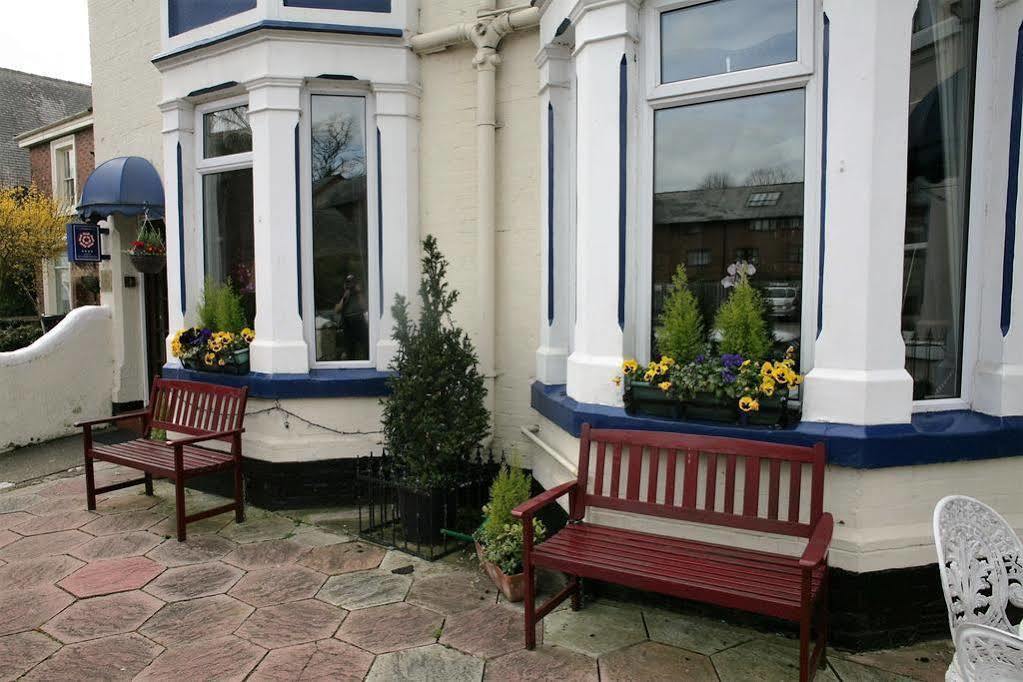 Hamilton Court Hotel Chester Exterior photo